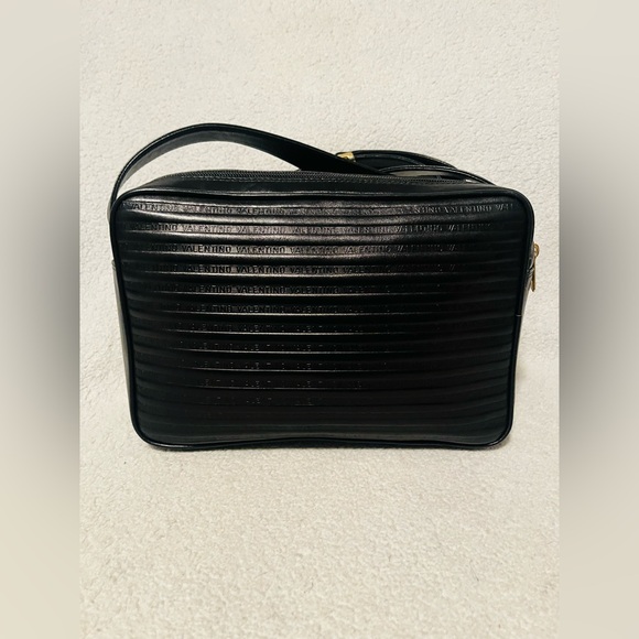 Mario Valentino Messenger/Crossbody Bag - Picture 2 of 13